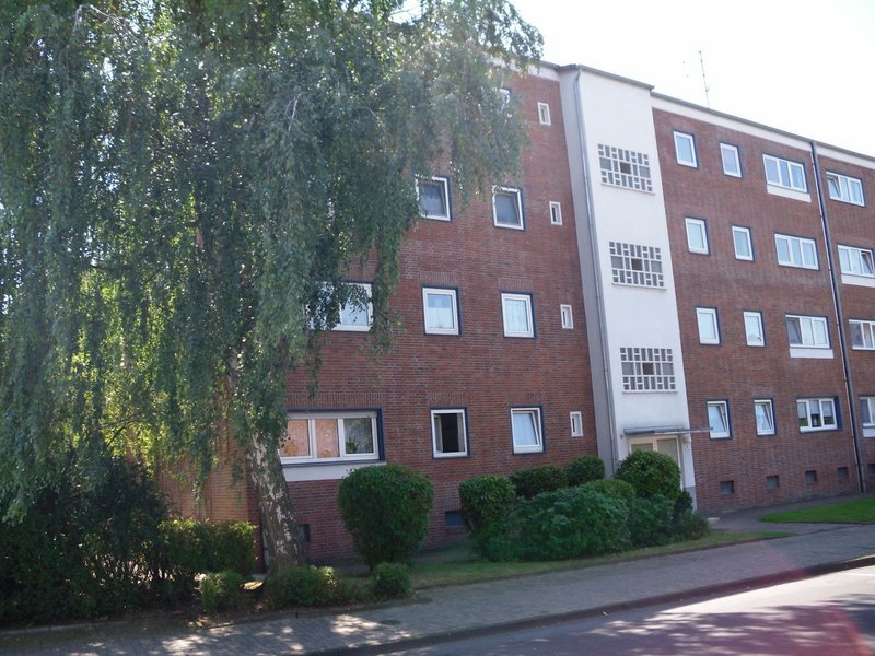 Schöne 4 Zimmer Wohnung mit Tageslichtbad und Balkon