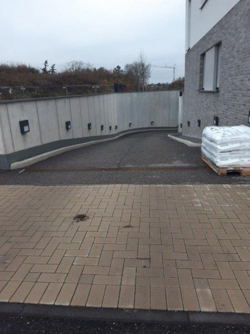 Freier Tiefgaragenstellplatz in Köln-Sürth