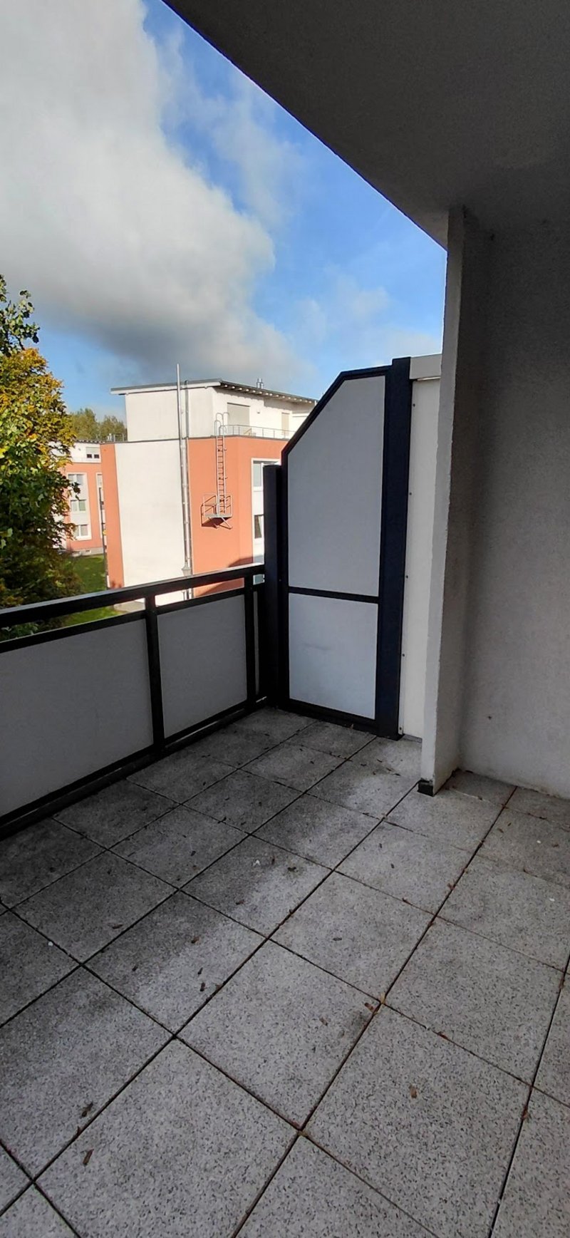 Schöne 3-Zimmerwohnung in gepflegten Mehrfamilienhaus sucht neuen Mieter.