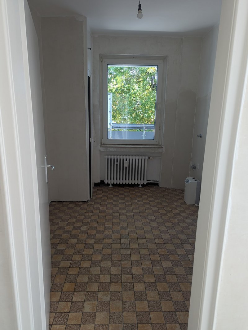 Helle 2-Zimmerwohnung mit Balkon in Düsseldorf-Stockum